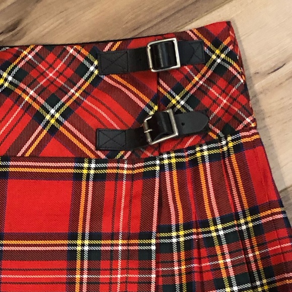 Gretna Green Red Plaid Pleated 2 Buckle Skirt Measures 28" at Waist - Picture 7 of 7